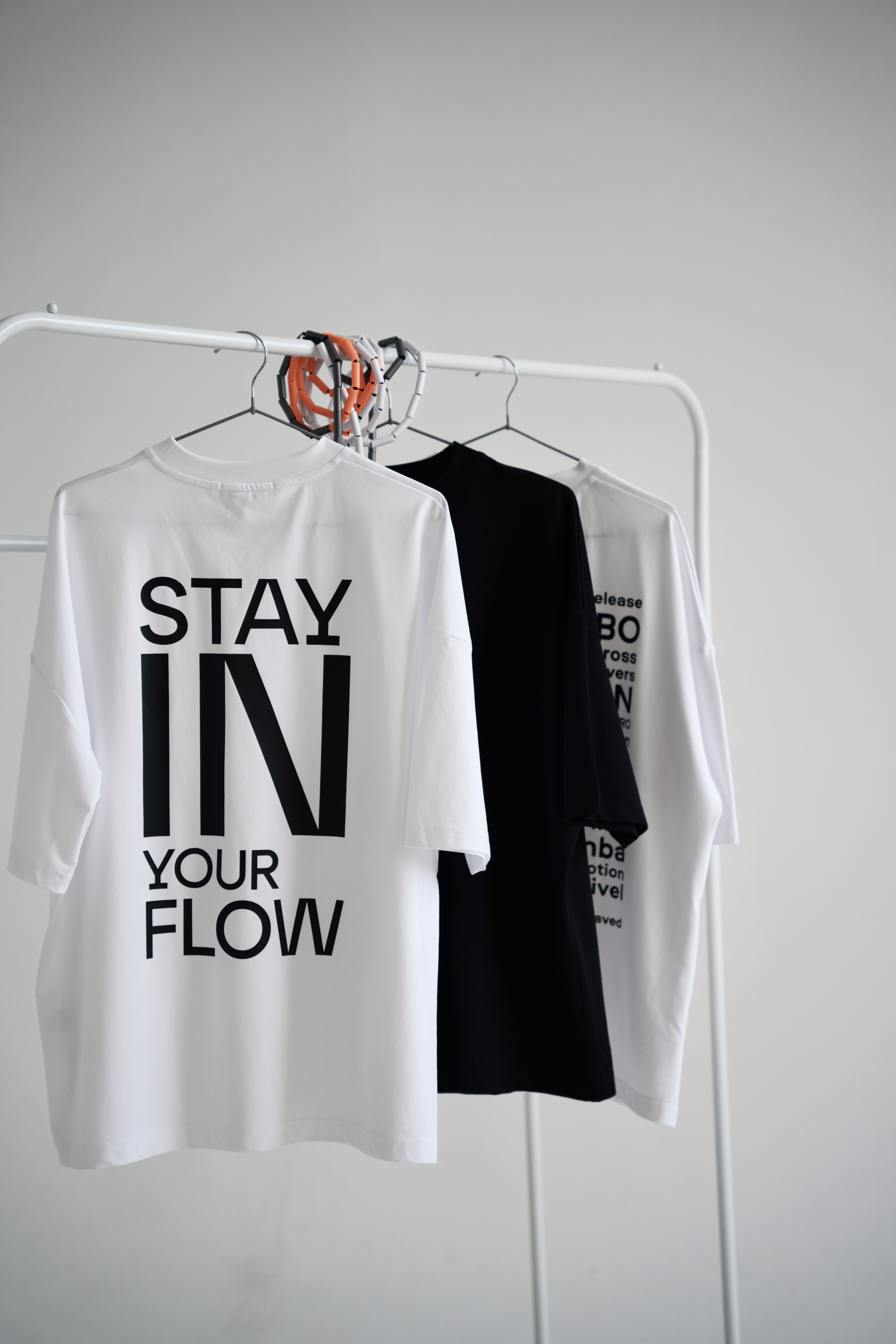 Футболка «Stay in your flow»